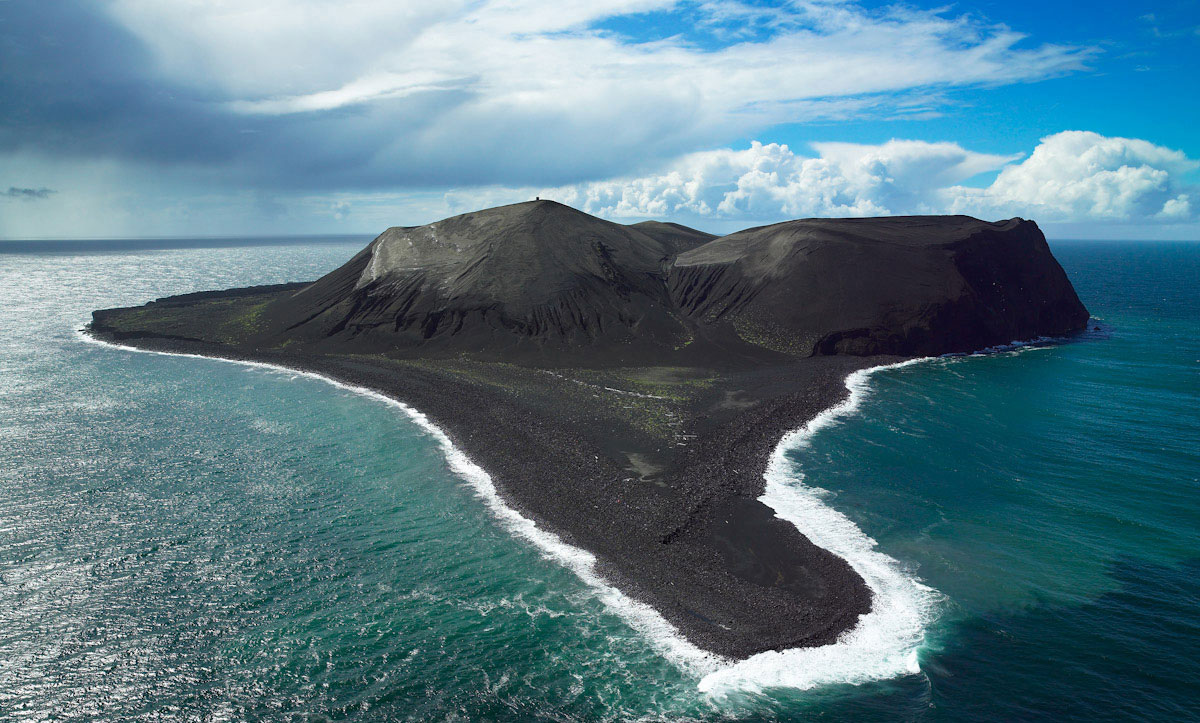 Surtsey, by arctic-images.com